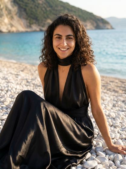 Robe Chrysi — Noire Satin Halter Profond V
