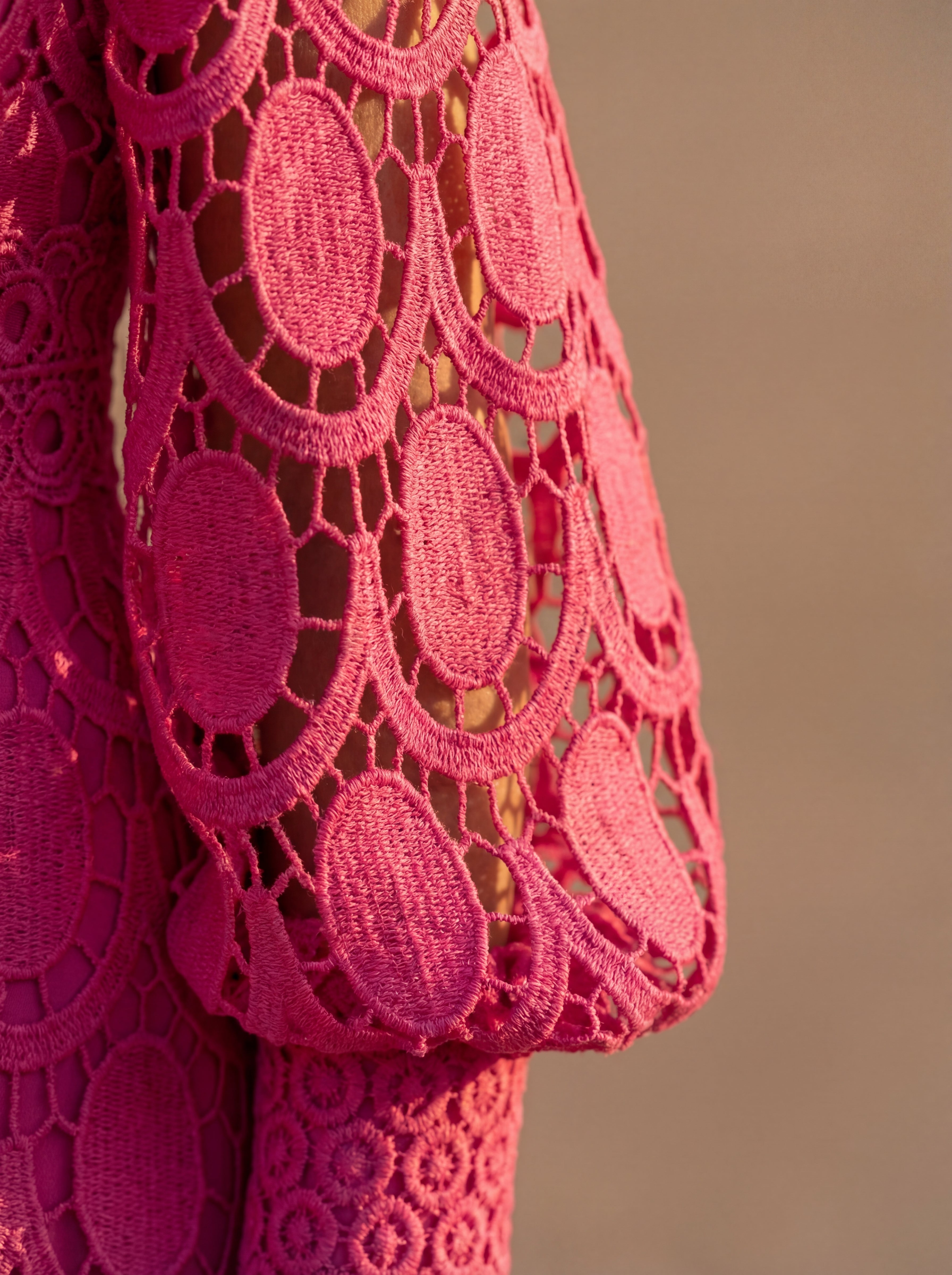 Capricornio — Lace Midi Dress