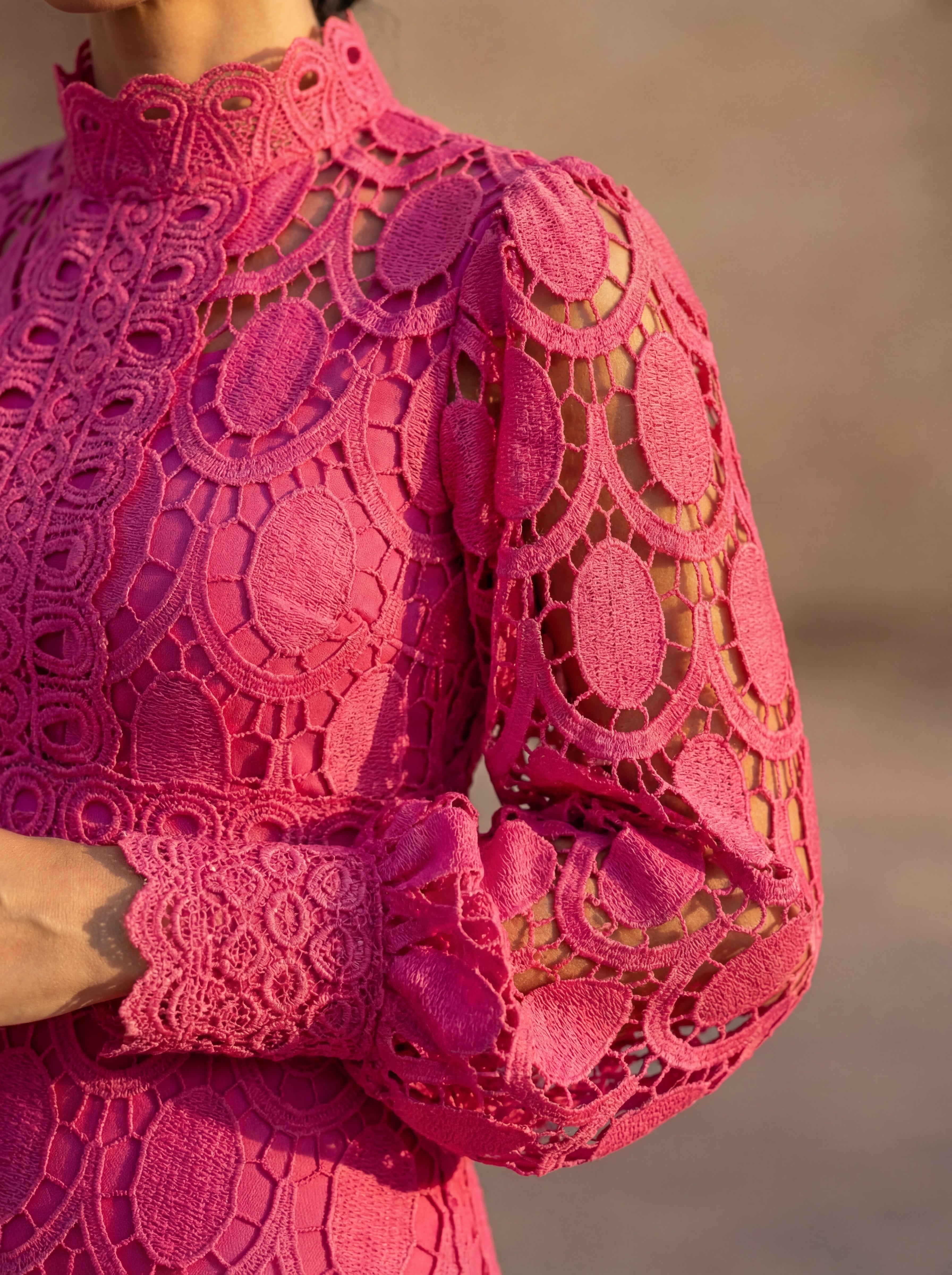 Capricornio — Lace Midi Dress