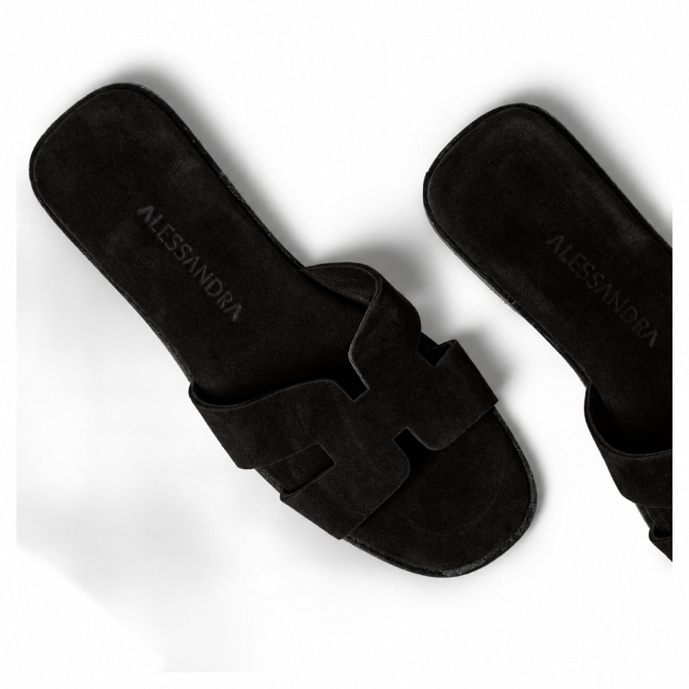 Melia || Black