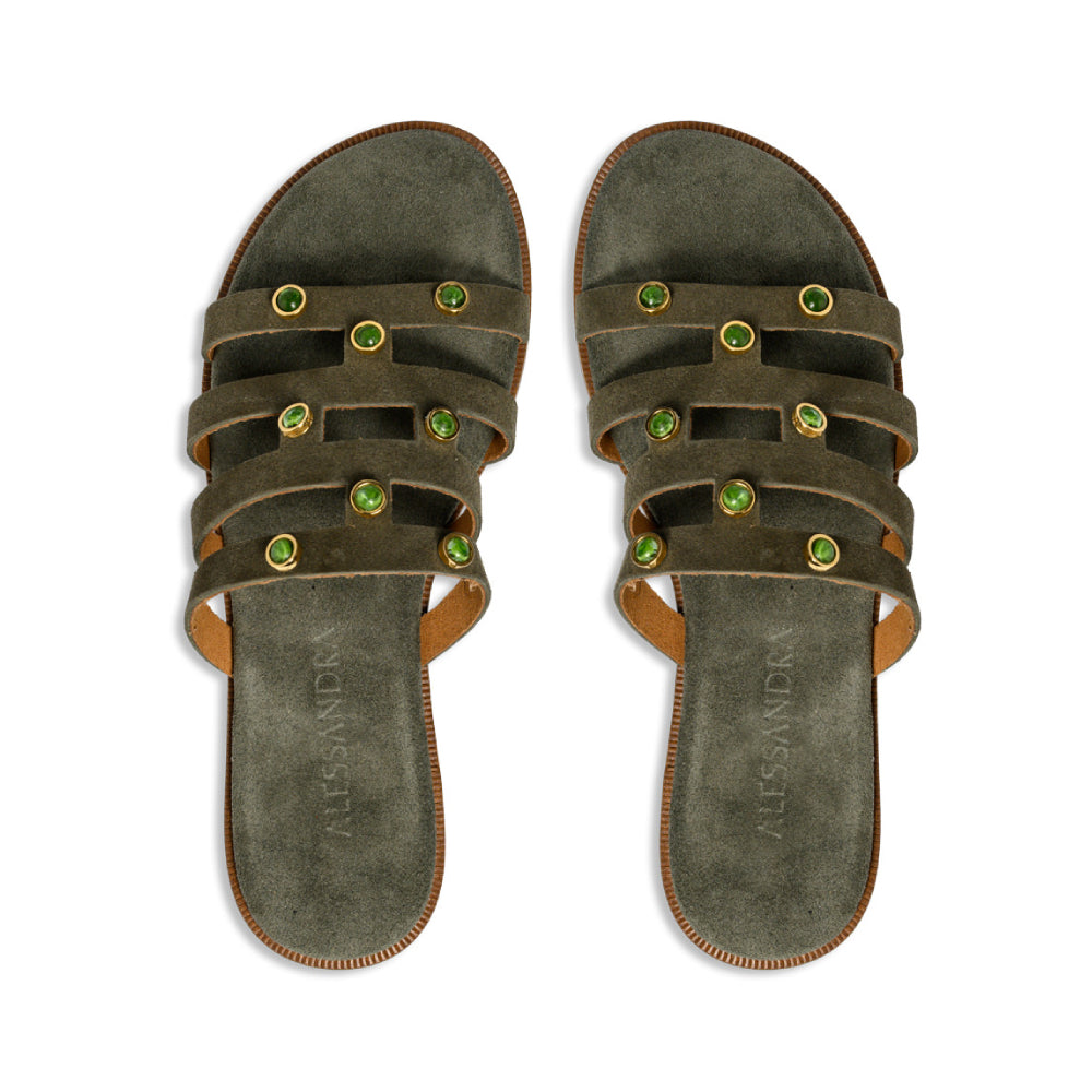 Naelia || Olive