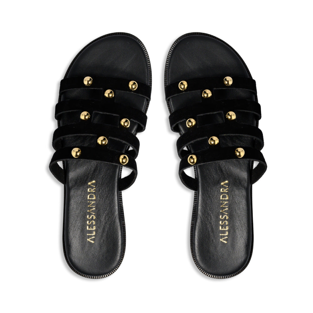Naelia || Black
