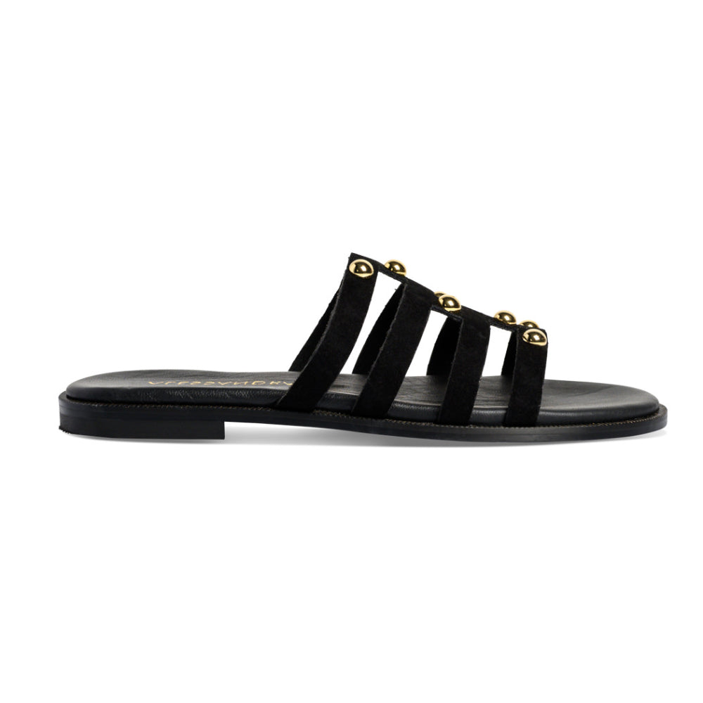 Naelia || Black