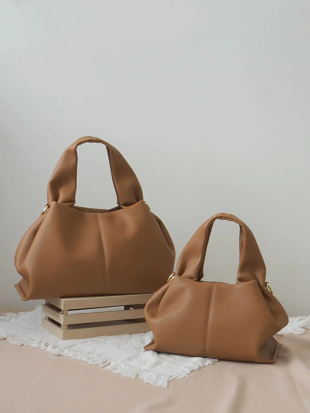 Dariana — Elegant Faux-Leather Shoulder Bag